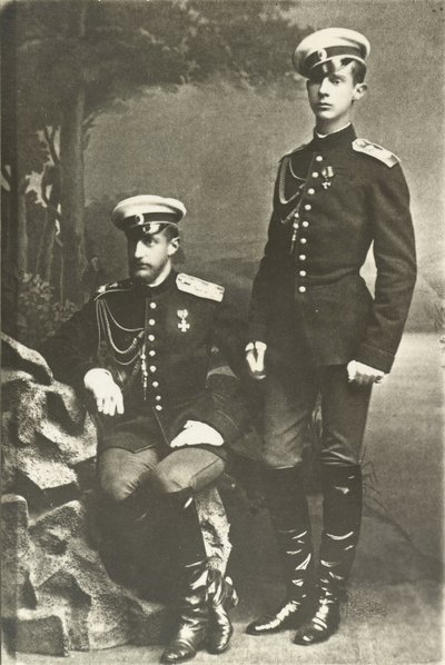 Les grands ducs Constantin Constantinovitch (1858-1915) et Dimitri Constantinovitch (1860-1919) - Gran Duque Constantin Constantinovich y Gran Duque Dimitri Constantinovich de Rusia, Anónimo . Fotografía en gelatina de plata, c. 1890. Una película estatal  de Russian Photographer