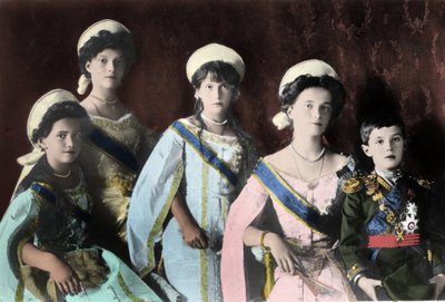 Retrato de los hijos del zar ruso Nicolás II (1868-1918) de Russian Photographer