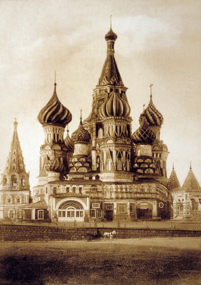 Catedral de San Basilio, Plaza Roja, Moscú, c. 1890 (foto en blanco y negro) de Russian Photographer