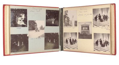 La Familia Imperial Rusa, página de un álbum de fotografías, c.1897-99 de Russian Photographer