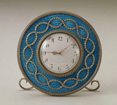 Reloj Fabergé, c.1890 (plata dorada y esmalte) de Russian School
