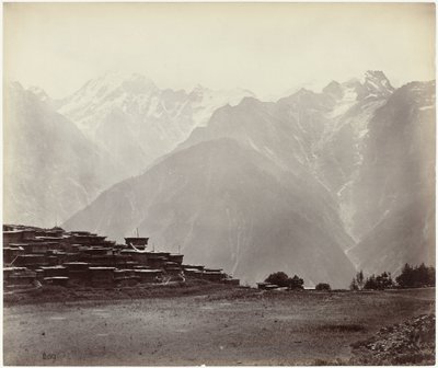 Vista de Chini con el Himalaya al fondo Vista panorámica en Chini (título original) de Samuel Bourne (attributed to)