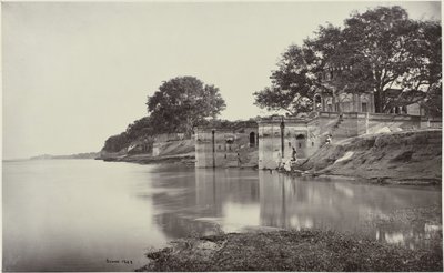Satti Chaura Ghat en Kanpur Sutte Chowra Ghât, la escena de la masacre (título original) El Suttee Chowra Ghât, Cawnpore. Escena de la masacre (título sobre objeto) de Samuel Bourne (signed by artist)