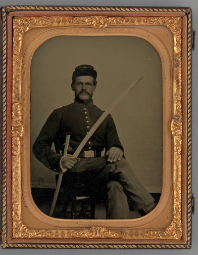 Retrato Sin Título de un Soldado Sentado con Sable de Samuel J. Miller