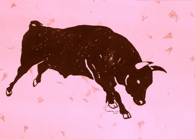 Toro rosa embistiendo de Santhosh ch