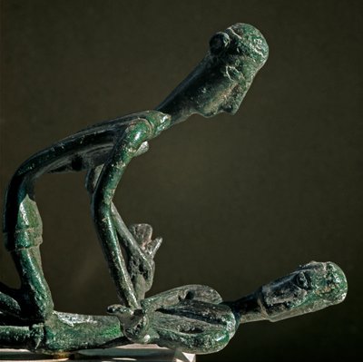 Cultura nurágica (nuraghi) sarda: grupo esculpido de luchadores de bronce. Del Monte Arcosu. Siglos VIII-VII a.C. Cagliari, Museo Nacional Arqueológico, Cerdeña, Italia de Sardinia Nuragic Civilization