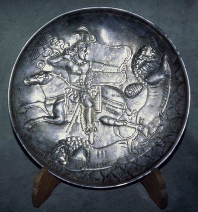 Plato que representa al Rey Ardashir II (r.379-86), de Sari, Mazandaran, c. 380 d.C. de Sasanian School