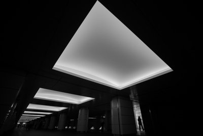 Túnel de luz moderno de Satoshi Hata