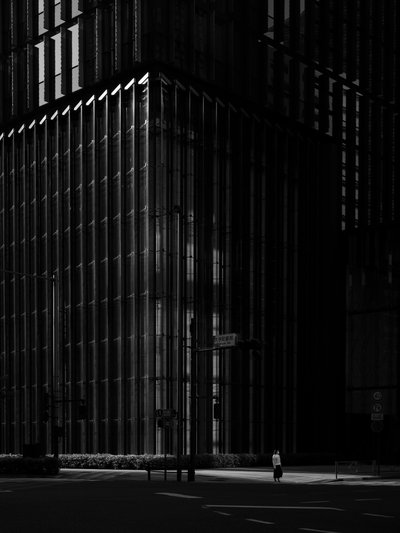 Luz y sombra urbanas de Satoshi Hata