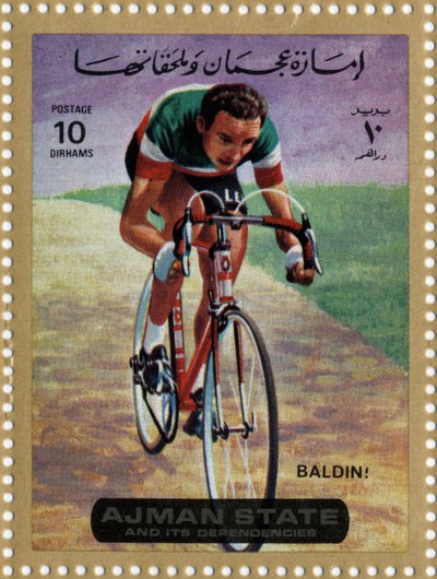 Sello de EAU representando al ciclista Ercole Baldini (Nacido 1933) de School Arabic