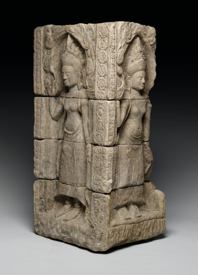 Relieve de esquina con devatas de School Bayon