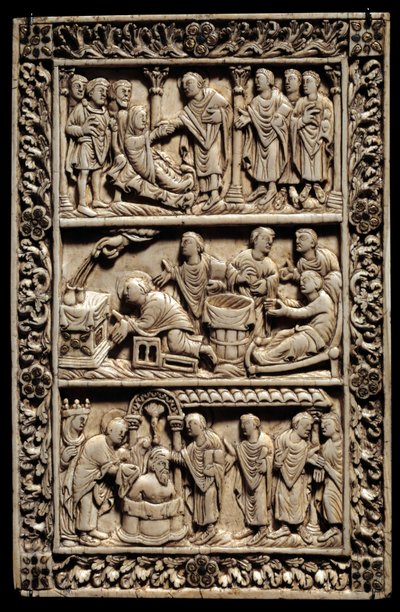 Arte carolingio: milagro del Santo Bulbo, díptico de marfil que representa en la parte superior, la resurrección de una joven, en el centro un bautismo de enfermos, en la parte inferior el bautismo de Clodoveo I (466-511) en presencia de la reina Clotilde  de School Carolingian