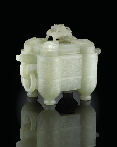 Vasija arcaica y tapa, Tulu, Período Qianlong (1736-95) de School Chinese