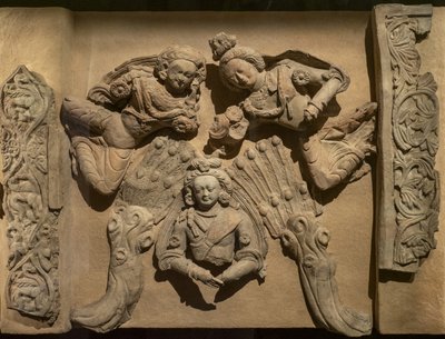 Bajorrelieve que ilustra una vida anterior de Buda: Vishvantara Jataka. China, Xinjiang. Finales del siglo VI principios del siglo VII. de School Chinese