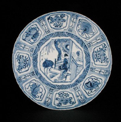 Plato kraak azul y blanco pintado con una dama y un ciervo, Wanli de School Chinese