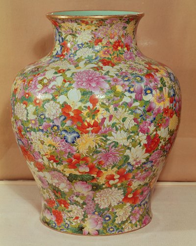 Jarrón Famille Rose con decoración de mille fleurs, Dinastía Qianlong de School Chinese