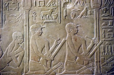Antiguo Egipto, Relieve/Talla, Tumba de Merereuka, Mastaba de Merereuka, Dinastía VI, Saqqara, Ancianos de aldea obligados a admitir sus declaraciones de impuestos defectuosas ante los funcionarios (foto) de School Egyptian