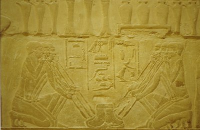 Antiguo Egipto, Talla mural, Joyeros fundiendo oro, Mastaba/Tumba Merereuka, Din 6º, Saqqara, Egipto (foto) de School Egyptian
