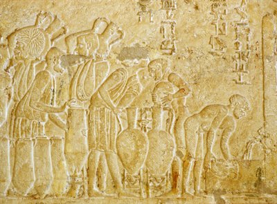 Antiguo Egipto, Escultura mural, Tumba de Petosiris, 300 a.C., Tunael Gebel, Recogida y embotellado del vino (foto) de School Egyptian