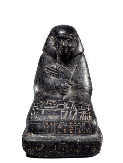 Antigüedad egipcia: escultura en gabro que representa al alto funcionario Senpou. Imperio Medio (2033-1710 a.C.) París, Museo del Louvre de School Egyptian