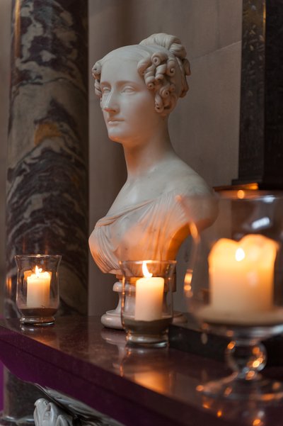 Busto de una dama de School English