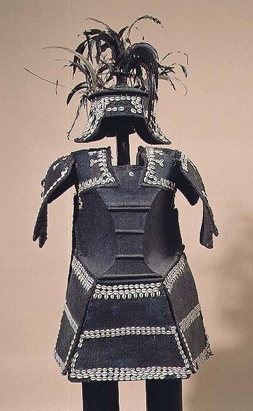 Armadura Ata de Mindanao, Filipinas (ratán recubierto de resina y bordado con conchas de cauri) de School Filipino