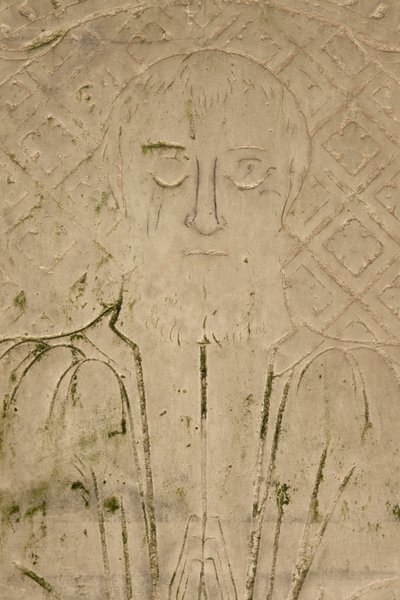 (detalle) de un relieve del claustro (piedra) de School French