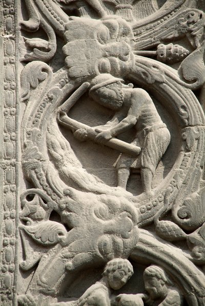 Arte gótico: Piedroit del portal derecho de la fachada occidental de la Basílica de Saint Denis, representando el trabajo de los campos: Agosto. Saint-Denis, Francia de School French