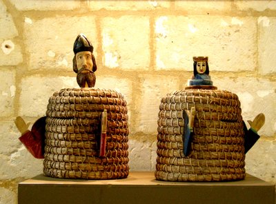 Colmenas con un obispo y una reina (cañas y madera) de School German