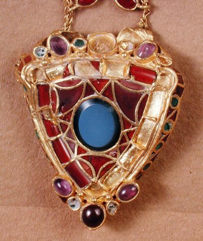 Broche con granates indios y ónix, finales del siglo IV de School German