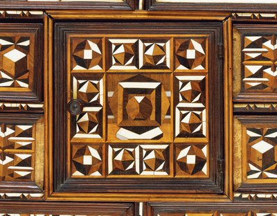 Gabinete de mesa con marquetería del sur de Alemania (ébano, marfil, nogal y madera de frutas) de School German