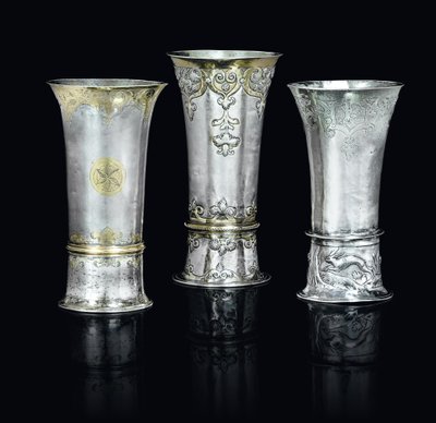 Tres vasos de School Hungarian