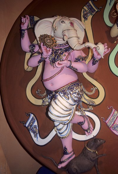 Ídolo del dios Ganesh con cabeza de elefante (escayola) de School Indian