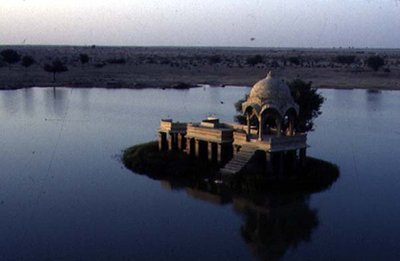 Jag Mandir en el lago Pichola de School Indian