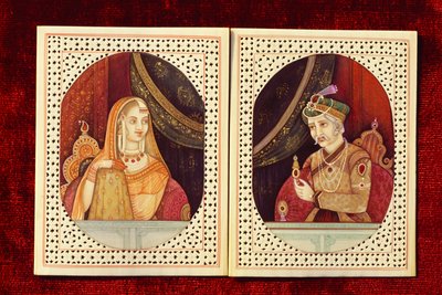 Pintura en marfil del emperador mogol Akbar y Jodhabai de School Indian