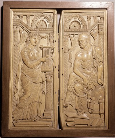 Díptico de Claudiano llamado Díptico del Poeta y la Musa (bajo relieve en marfil, principios del siglo VI) de School Italian