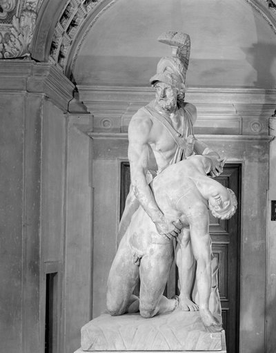 Menelao sosteniendo el cuerpo de Patroclo, copia de un original griego de School Italian