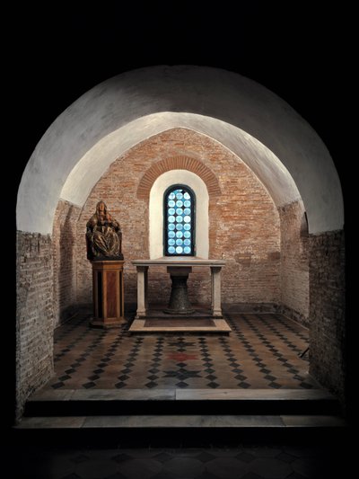 Vista de la primera capilla de la iglesia de los Santos Vicente y Anastasio, Abadía de Tre Fontane de School Italian