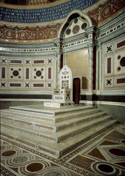 Vista del trono episcopal en el púlpito papal del ábside de la Basílica de San Juan de Letrán de School Italian