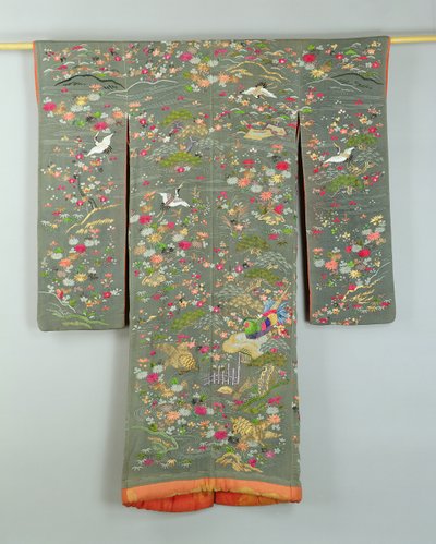 Bata gris decorada con flores y pájaros, japonesa de Japanese School