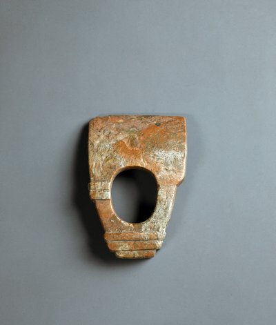 Azada en forma de anillo de granito rojo, período Jomon 10000-300 a.C. de Japanese School