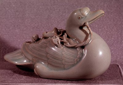 Arte coreano: vertedor en forma de pato. Período Koryo, finales del siglo XII. Colección Hyung Pil Chun de School Korean