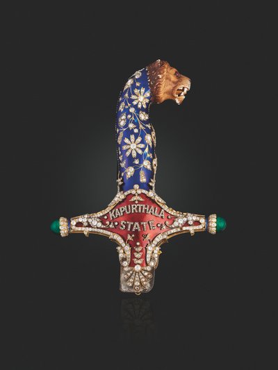Empuñadura de la espada estatal del Maharajá Jagatjit Singh de Kapurthala, c.1900 (esmalte, diamantes y rubíes) de School Mughal