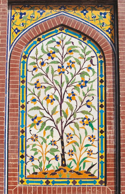 Árbol en flor, decoración de mayólica, mezquita de Wazir Khan (siglo XVII), Lahore, Punyab, Pakistán. de School Pakistani