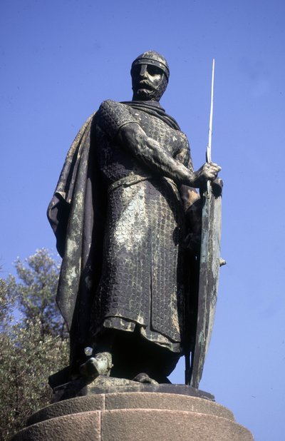 Estatua del Rey Afonso I, Guimaraes, Portugal de School Portuguese