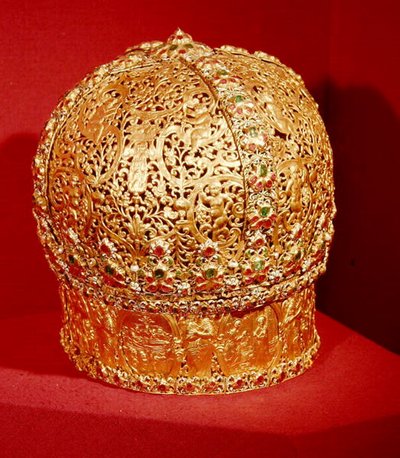 Mitra del arzobispo de School Romanian