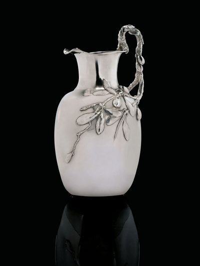 Una jarra de plata, marcada Hermanos Grachev con la Garantía Imperial, St, c. 1899 de School Russian