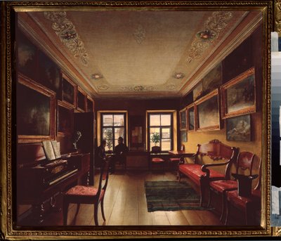 En la sala. (Dos hombres conversando frente a la ventana de una habitación con un piano, decorada con cuadros). Pintura de un maestro ruso, óleo sobre lienzo, hacia 1830. Arte ruso de School Russian