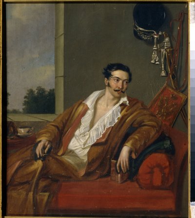 Retrato del Conde Vasily Fedorovich Gagarin. El aristócrata, en bata, está tumbado en un sofá, con un libro en la mano. Colgada en la pared, la espada y los atributos militares, junto a él, sobre un pedestal, una taza de té. Pintura anónima, óleo de School Russian