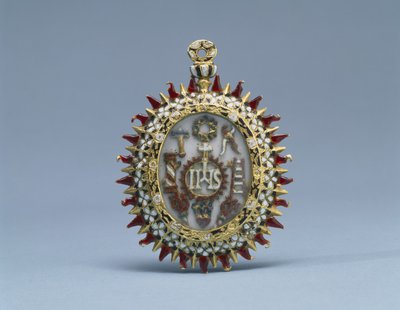 Colgante de dos caras con símbolos de Cristo y la Pasión, y Cristo en el Templo entre los ancianos, finales del siglo XVI-principios del siglo XVII de School Spanish